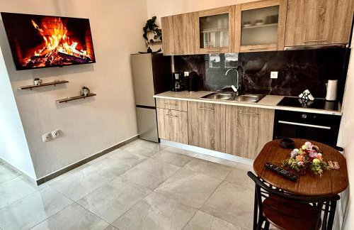 Το ΦΑΡΑΓΓΙ ΤΟΥ ΠΑΡΝΑΣΣΟΥ 4 - Foto 1