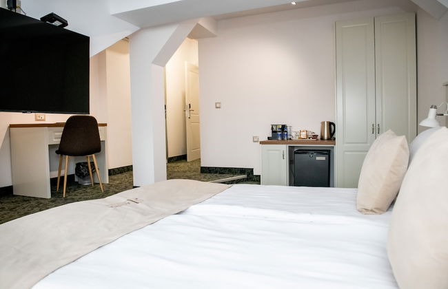 Agora Boutique - Photo 20