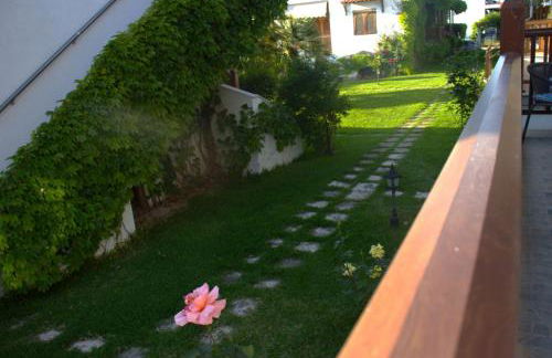 Garden Apartment - Photo 3