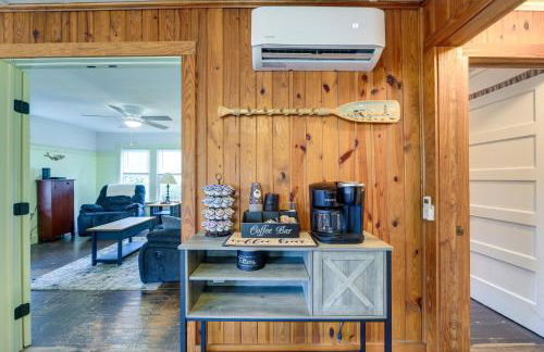 Peaceful Atlantic Cottage with Deck and Yard! - Foto 8