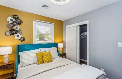 King, Gazebo & Private HotTub~ WestWichita - Photo 16