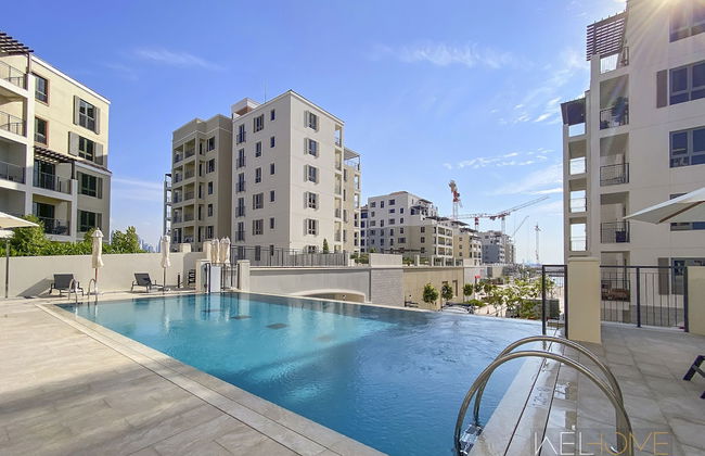 WelHome - Mesmerizing Sea & Burj Khalifa Views Apt at La Voile - Photo 19