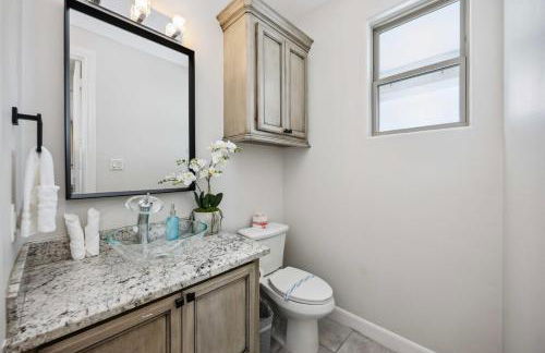 Resort vibe with Pool and Hot tub Downtown skyline views - Photo 36