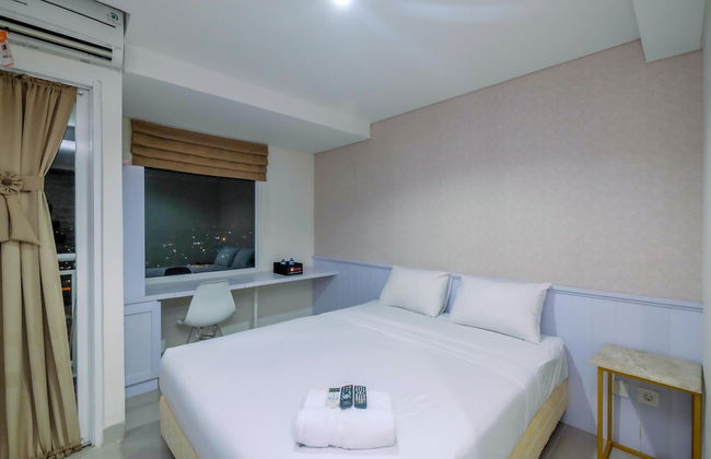 Cozy Living Studio At Grand Dhika City Jatiwarna Apartment - Photo 1