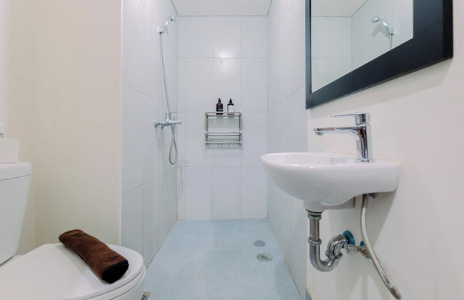 Homey And Restful Studio Royal Sentul Park Apartment - Photo 9