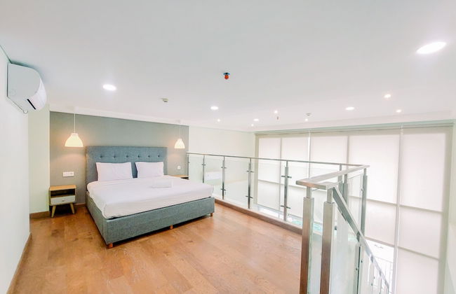 Big Studio Loft Apartment at The Reiz Condominium Medan By Travelio - Foto 3