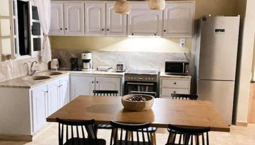 Olives Villa - Photo 4, stove