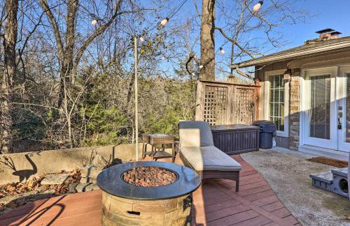 Holiday Island Home: Hot Tub & Wood Stove! - Foto 28