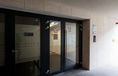 Apartment Central - 5 min with bus to Old Town, self check in 0-24h - Foto 24