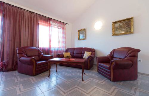 Apartments Bavaria - Photo 9