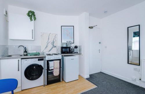 Jephsons Lodge Studio 6 - Town Centre Gem, Parking, WiFi & Free Netflix - Foto 13