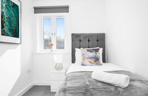 Modern 2 Bed Apartment - Sleeps 3 - Netflix - Parking 55C - Foto 13