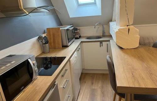 Appt au pied de la cathédrale-parking dans la cour - Foto 4