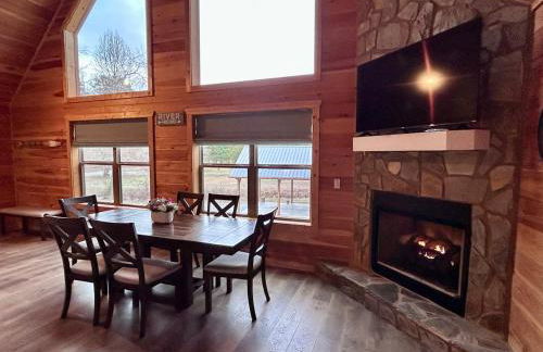 Riverfront Blue Jay Cabin - Foto 18