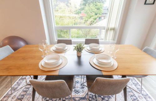 Comfy Family Home, Walkable Neighborhood + Patio! - Foto 25