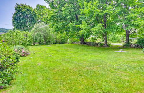 Historic Farmhouse Near Mountains and Colleges! - Foto 37