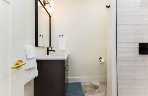 The Modern ND 4B 3,5BA 1 mi to Stadium - Foto 26