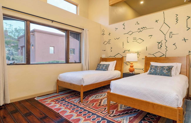 Mystic Sunset by Avantstay Thunder Mountain View + Pool, Driving Range, Casita - Photo 3