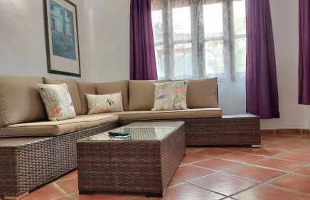 Apartment mit kleiner Innenhof-Terrasse im mediterranen Stil - Foto 2