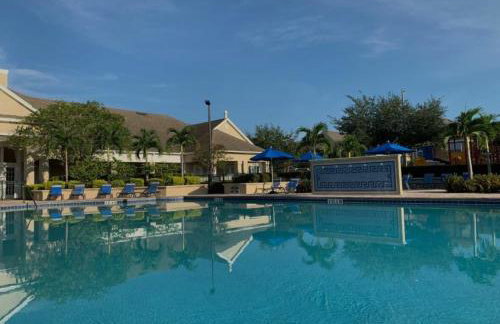 Modern 3BR Retreat with Comfort & Style Near Disney - Foto 25