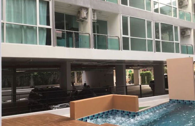 Chateau In Town By Renvio - Photo 24