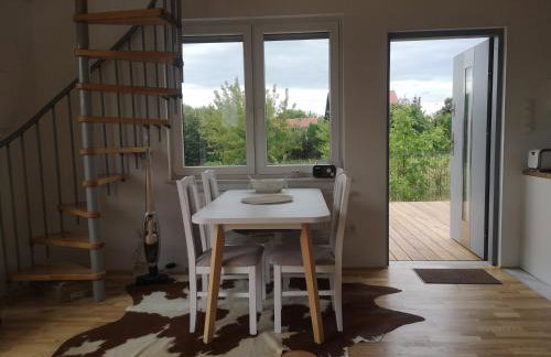 Dom nad jeziorem z prywatnym pomostem i linią brzegową - Foto 9