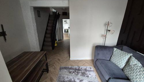 Comfortable 4BR Home Near Swansea Centre - Foto 3