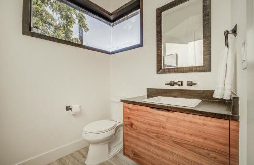 3 Mi to San Antonio River Walk Gem with Heated Pool - Foto 13