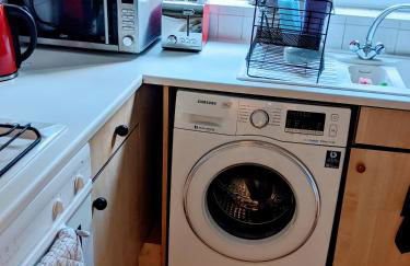 Oaklawn Apartment - Sleeps 4 Parking & Garden - Photo 85