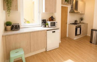 North London A spacious 7 bedroom house accommodating up to 18 people complete with own gym and table tennis - Foto 30