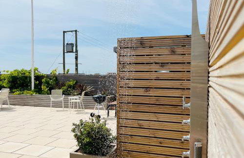 Fabulous Beach Front Holiday Location - Pass the Keys - Photo 36