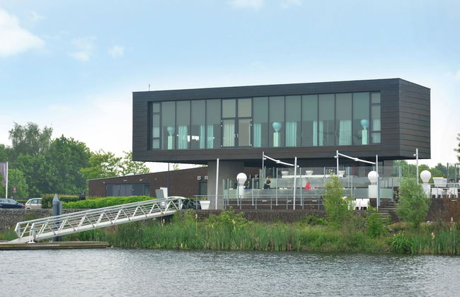 Villa in Maaspark With Lake Views & Sauna - Photo 29