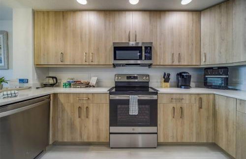 Luxury Waterfront Penthouse with Amenities and Services - Foto 10