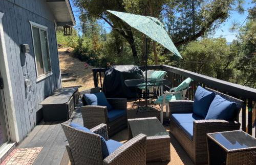 NEW! Cozy & Secluded House w/Deck - Near Yosemite! - Foto 4