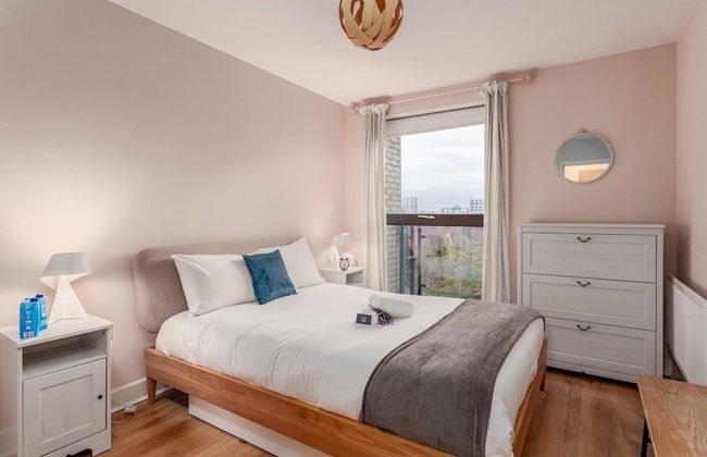 Bright and Stylish Kennington Gem - Photo 2