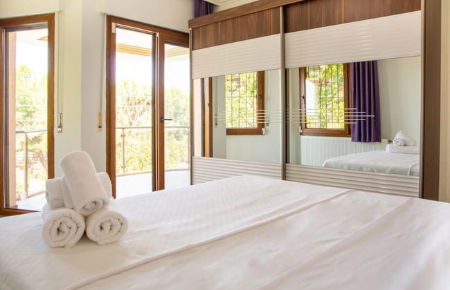 Enchanting Villa With Backyard in Cesme Near Beach - Foto 13