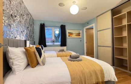 Stylish 2 Bedroom Apartment With 2 Bathrooms and Free Gated Parking - Foto 22