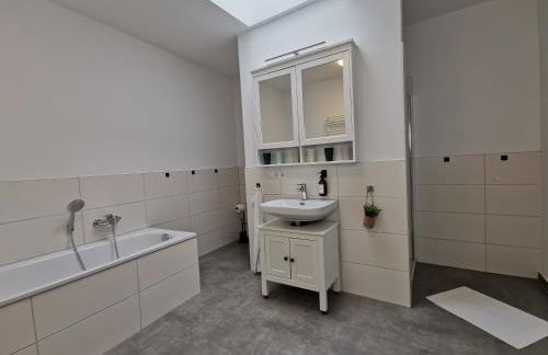 BohnApartments - Town House am Stadtpark - Terrasse - Parkplätze - WLAN - Foto 15