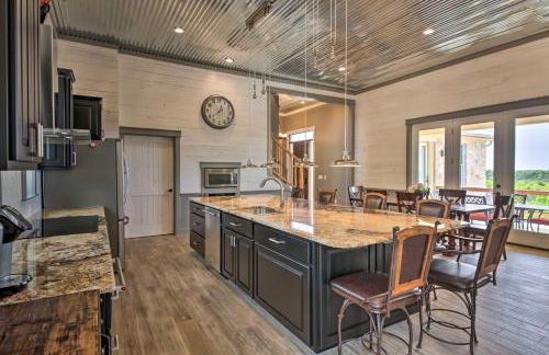 Ladera Wimberley Estate on 13 Acres with Hot Tub - Foto 8