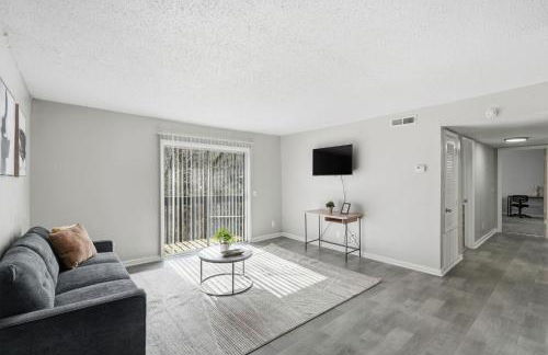 Modern 2BR Retreat Near Stone Mountain - Foto 7