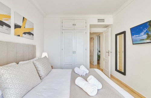 Marina XI Enjoy the Sun, Sea Views, Pools & BBQ Steps from the Beach in Mijas Costa & Fuengirola - Foto 9