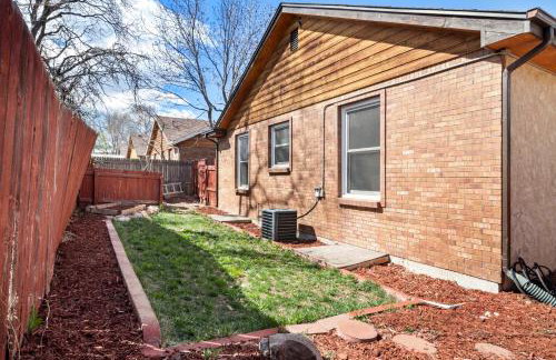 A Denver Oasis 15 Min to the Bronco Stadium 3 Bedroom with a King Suite - Photo 17