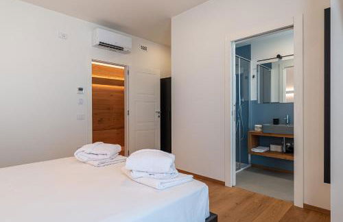 [Attico di Design] a 5 min da Centro e Fiera - Foto 19