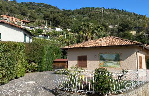 Pink House - Photo 1