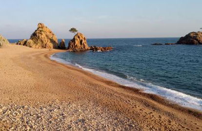 Mar menuda a pocos metros de la playa - Foto 1