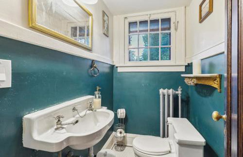 Steps to Edgewater - Sleeps 14 - Fun Game Room Retreat - Foto 29