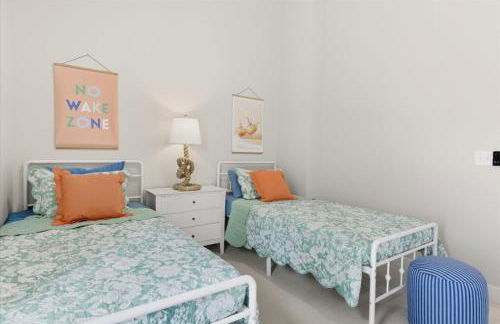 Modern Lakefront Escape | The Twelve - Foto 29