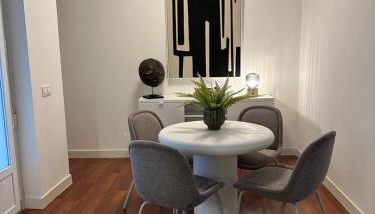 Stylish & Cozy 1BR Steps from Royal Palace | By Airnest - Photo 3