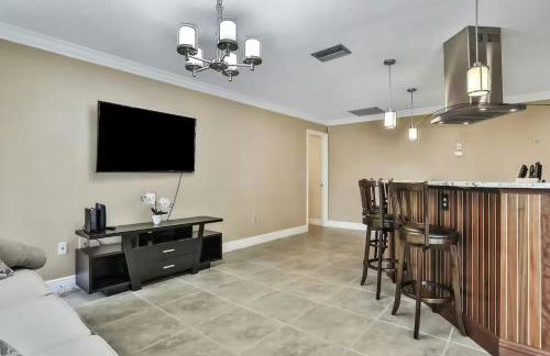 Renovated 3BR Dog Friendly Pond View W/D - Foto 22