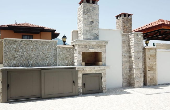 Stunning 4-bed Villa Grey 4 Bedrooms Private Pool - Photo 21